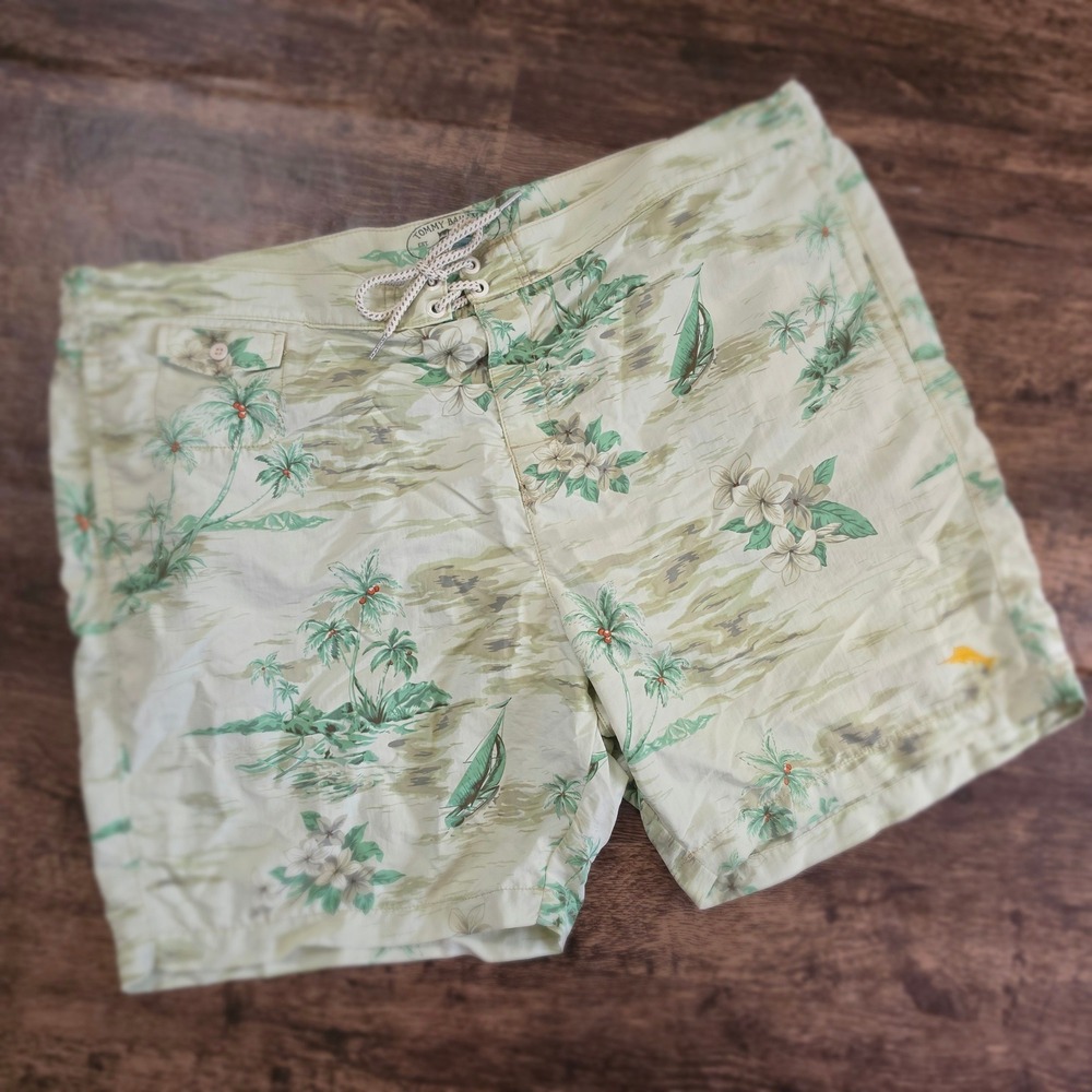 TOMMY BAHAMA Swim Trunks Mens XXL Green Tropical Palm Tree Sailboat Board Shorts